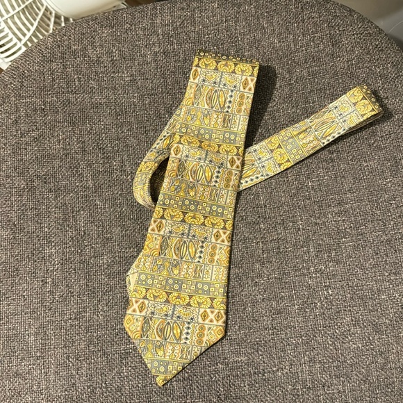Hermes Necktie - Picture 1 of 2